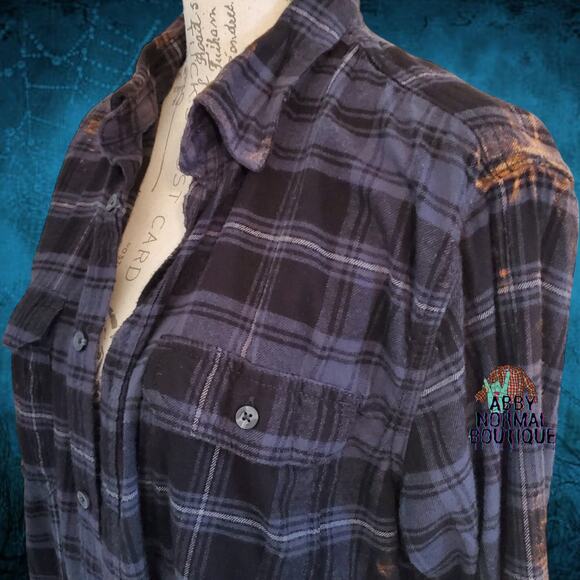 Gothic Button-Up Flannel Shirt, Wearing Black and White Plaid Large - Picture 8 of 9